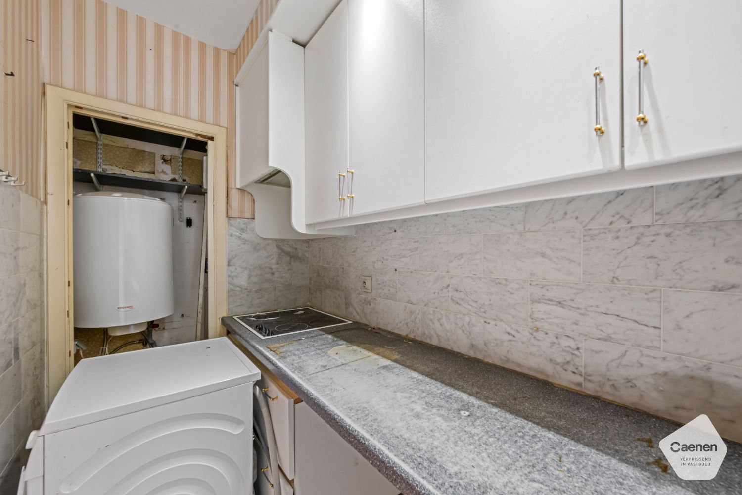 Te renoveren appartement met 1 slaapkamer en prachtig frontaal zeezicht. foto 5