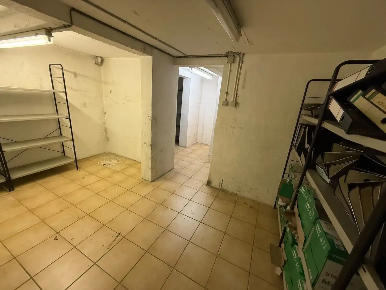 Instapklaar en strategisch gelegen kantoor-/praktijkpand (170 m²) met 6 autostaanplaatsen op toplocatie in Ninove foto 21