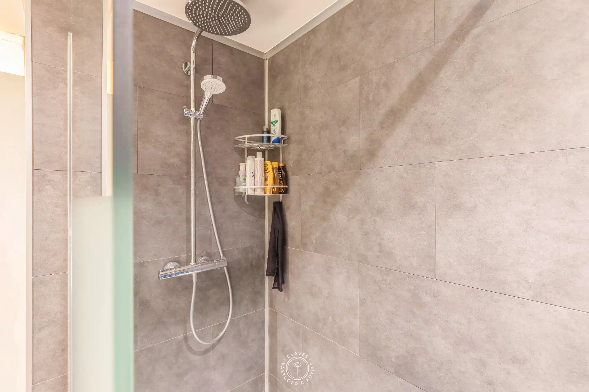 Ruim 3-slaapkamerappartement op interessante centrale ligging in Sint-Niklaas foto 9