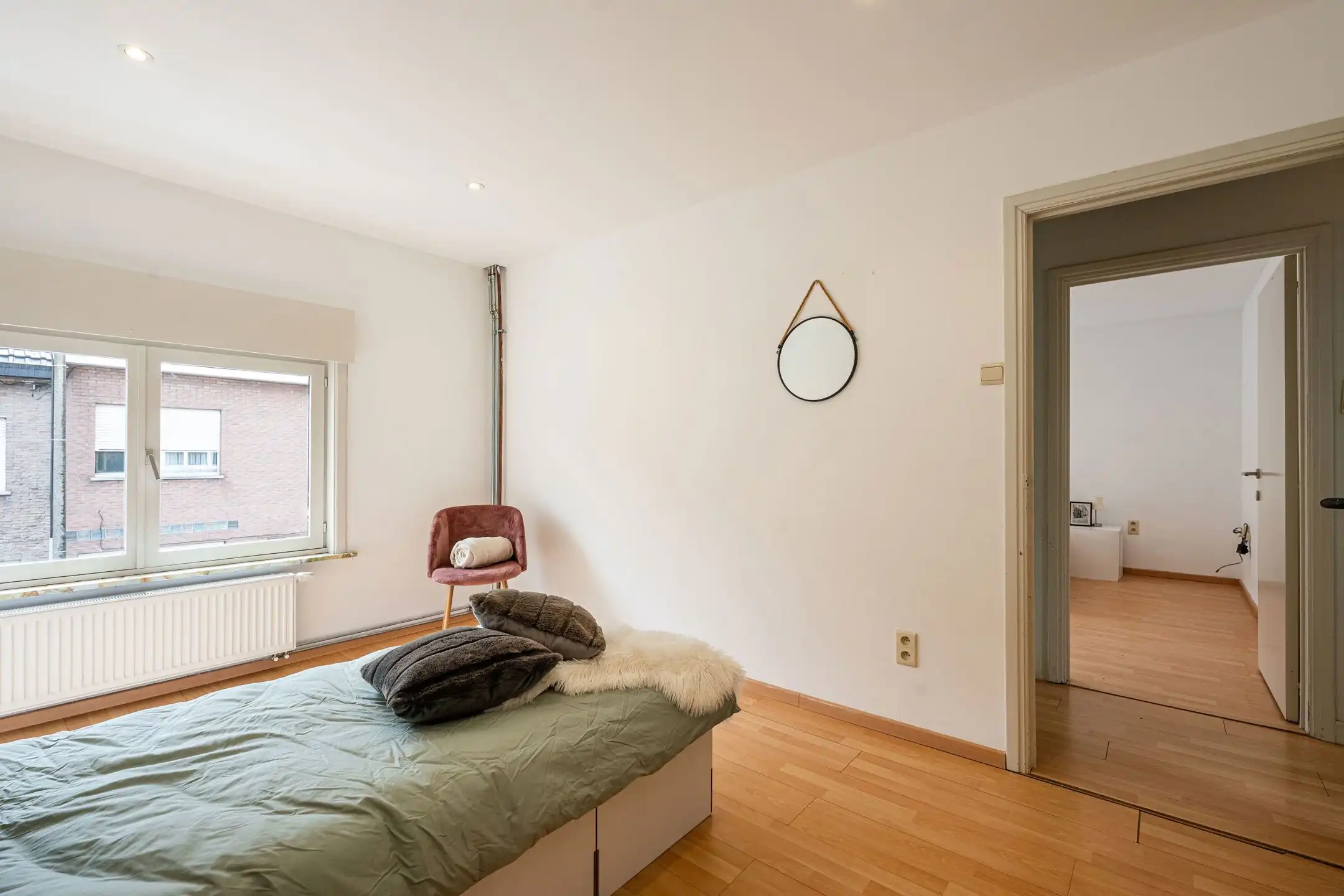 Instapklare woning met 3 slaapkamers, ruime garage en tuin foto 20