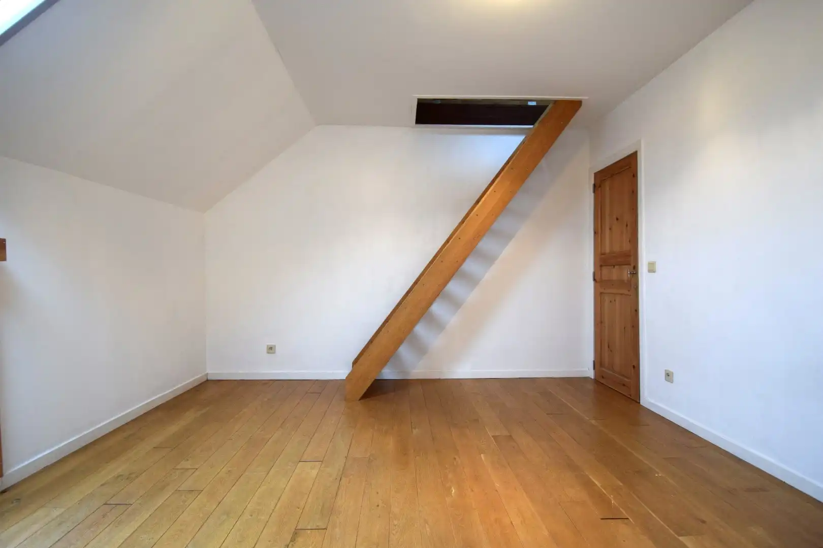 Charmante rijwoning met 2 slaapkamers foto 9