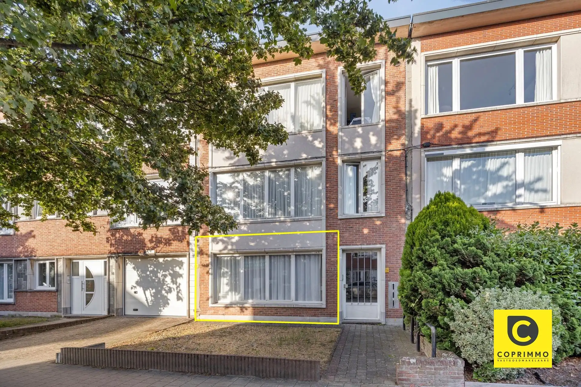 Instapklaar GLV met 2 slpks en stadskoer op toplocatie! foto {{pictureIndex}}