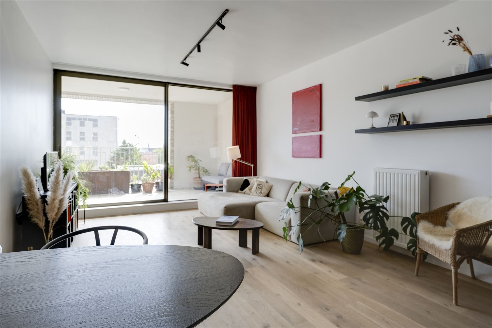 Recent en energiezuinig appartement met ruim terras foto {{pictureIndex}}