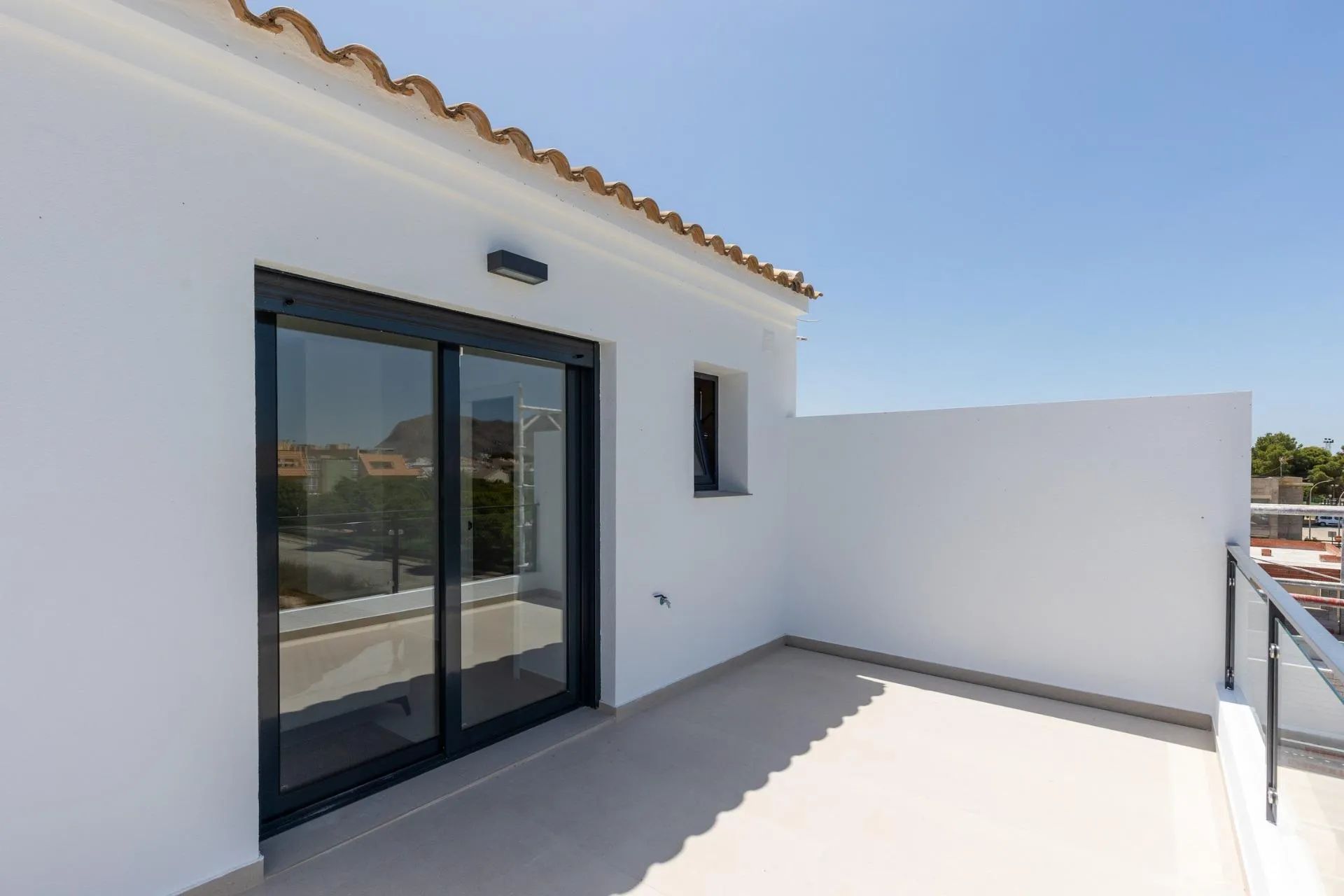 Waar rust en ruimte samenkomen – leef royaal in het hart van de Vega Baja foto 36