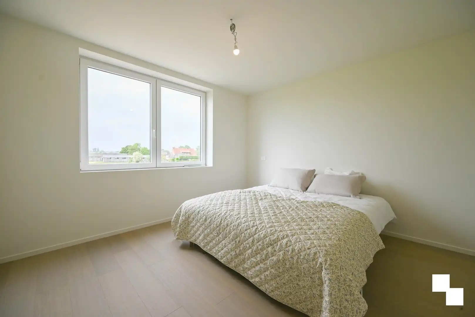 Hoogwaardig afgewerkte halfopen nieuwbouwwoning foto 12