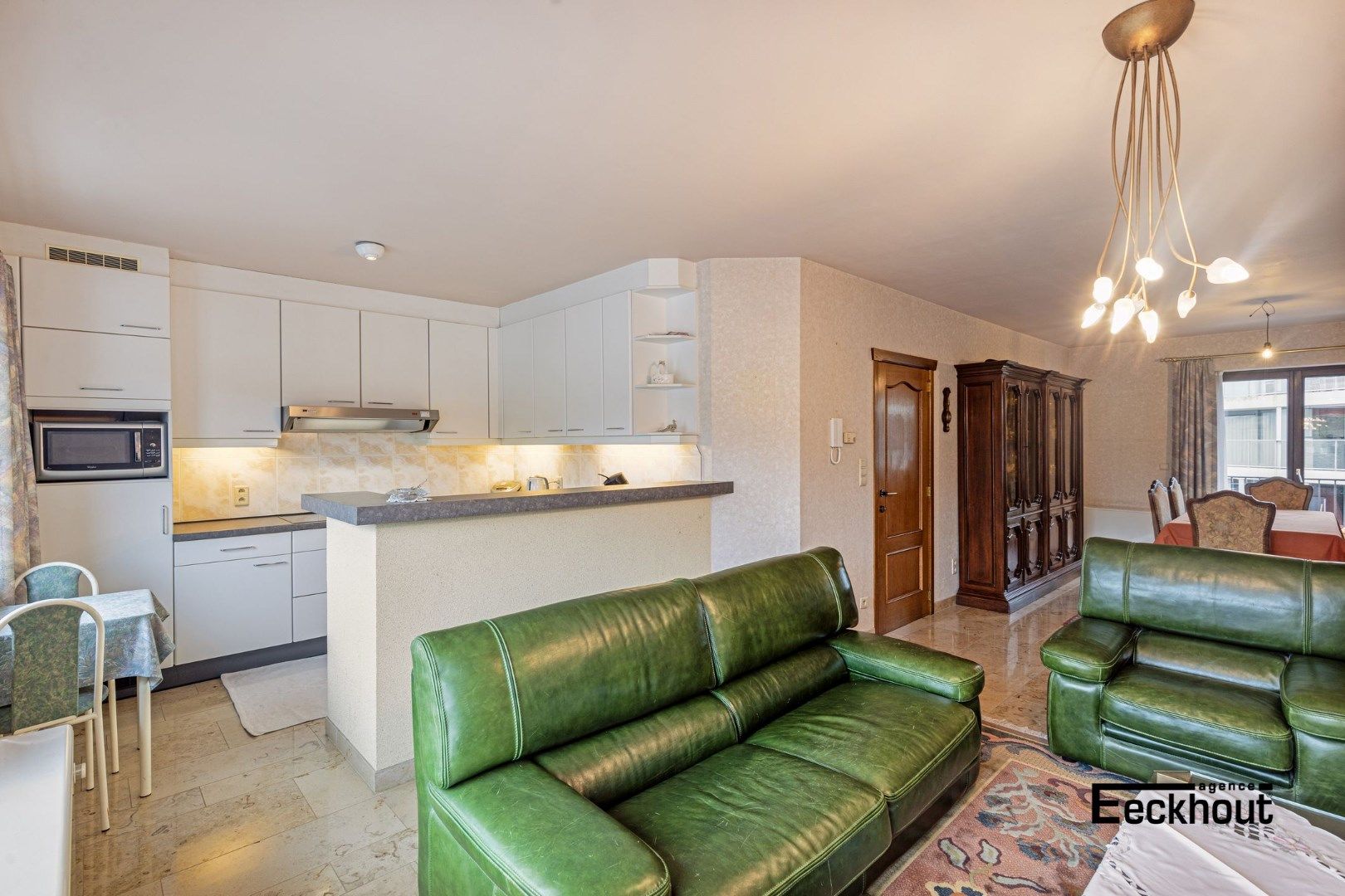 Ruime bel-étage woning met open zicht op de duinen te Bredene! foto 7
