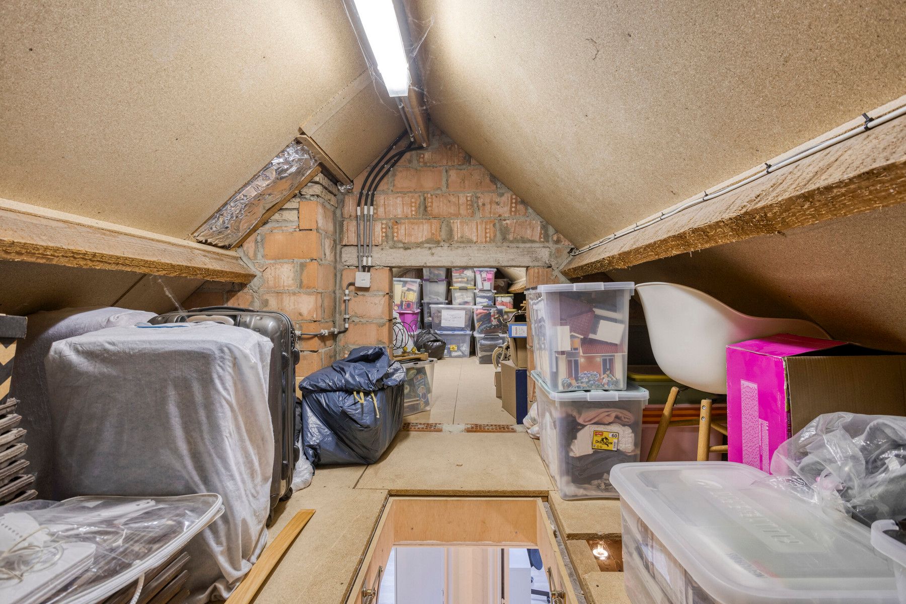 Leemans Immobiliën presenteert u deze rustig gelegen, volledig instapklare woning in het hart van Liedekerke.  foto 25