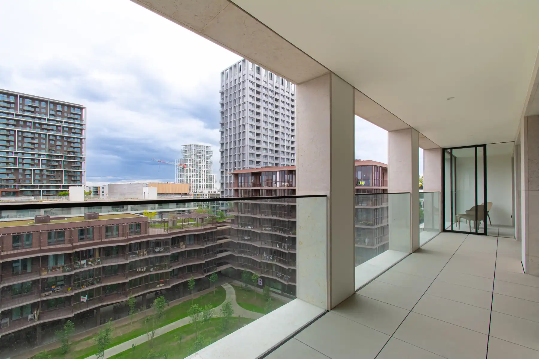 Prachtig gemeubeld 2-slaapkamer appartement met mooi terras foto 3