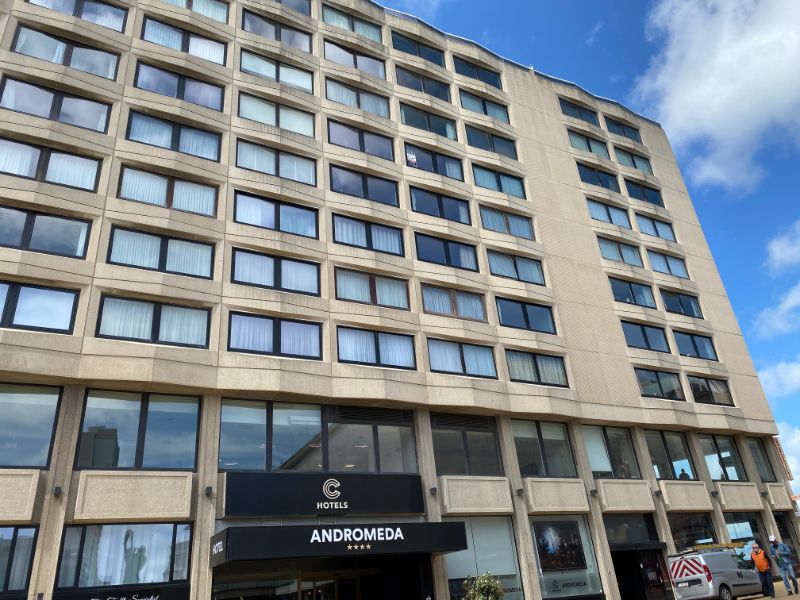 Res. Andromeda: Centraal gelegen studio met slaaphoek en open zicht waaronder deels zeezicht! foto 3