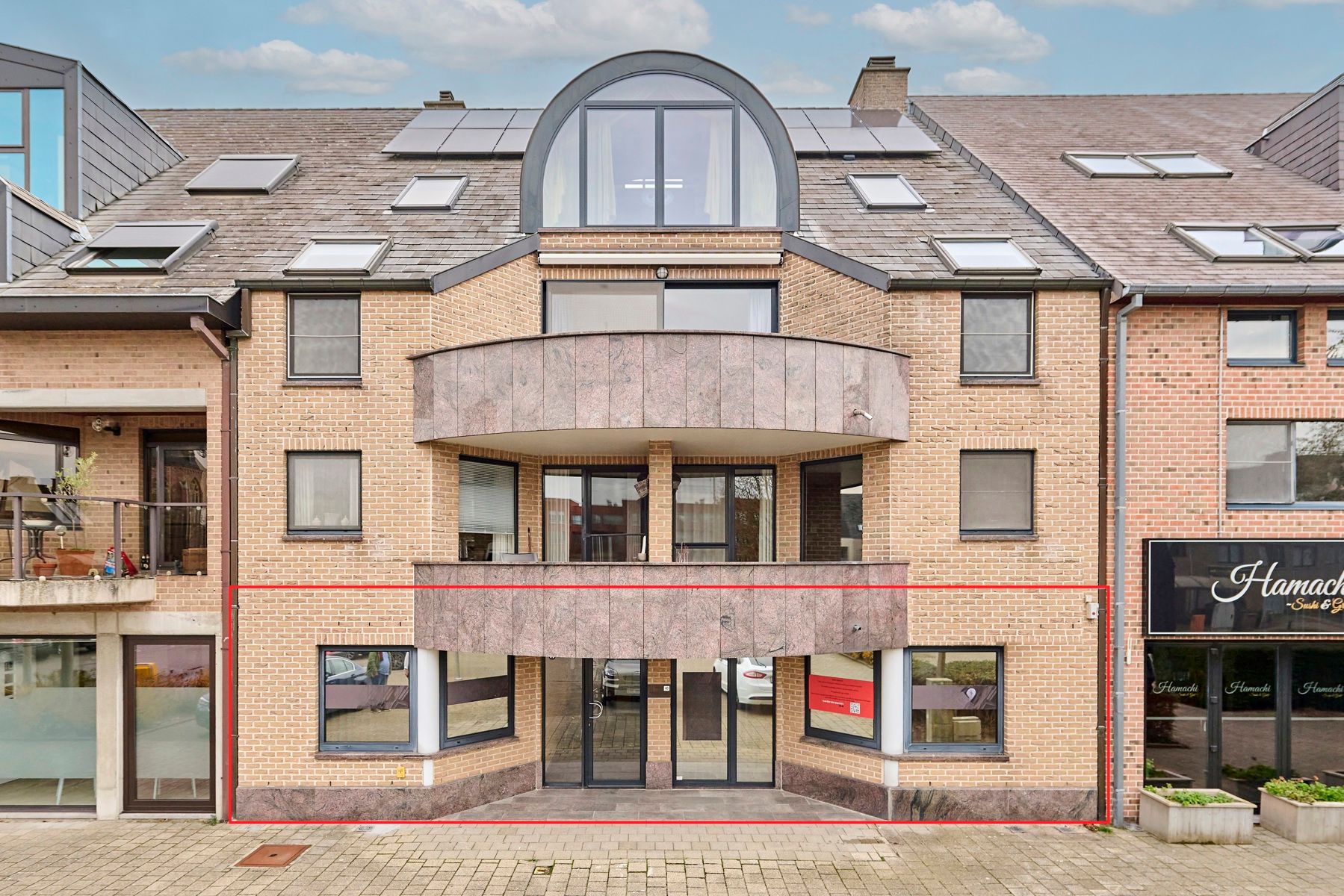 Commerciële ruimte te koop foto {{pictureIndex}}