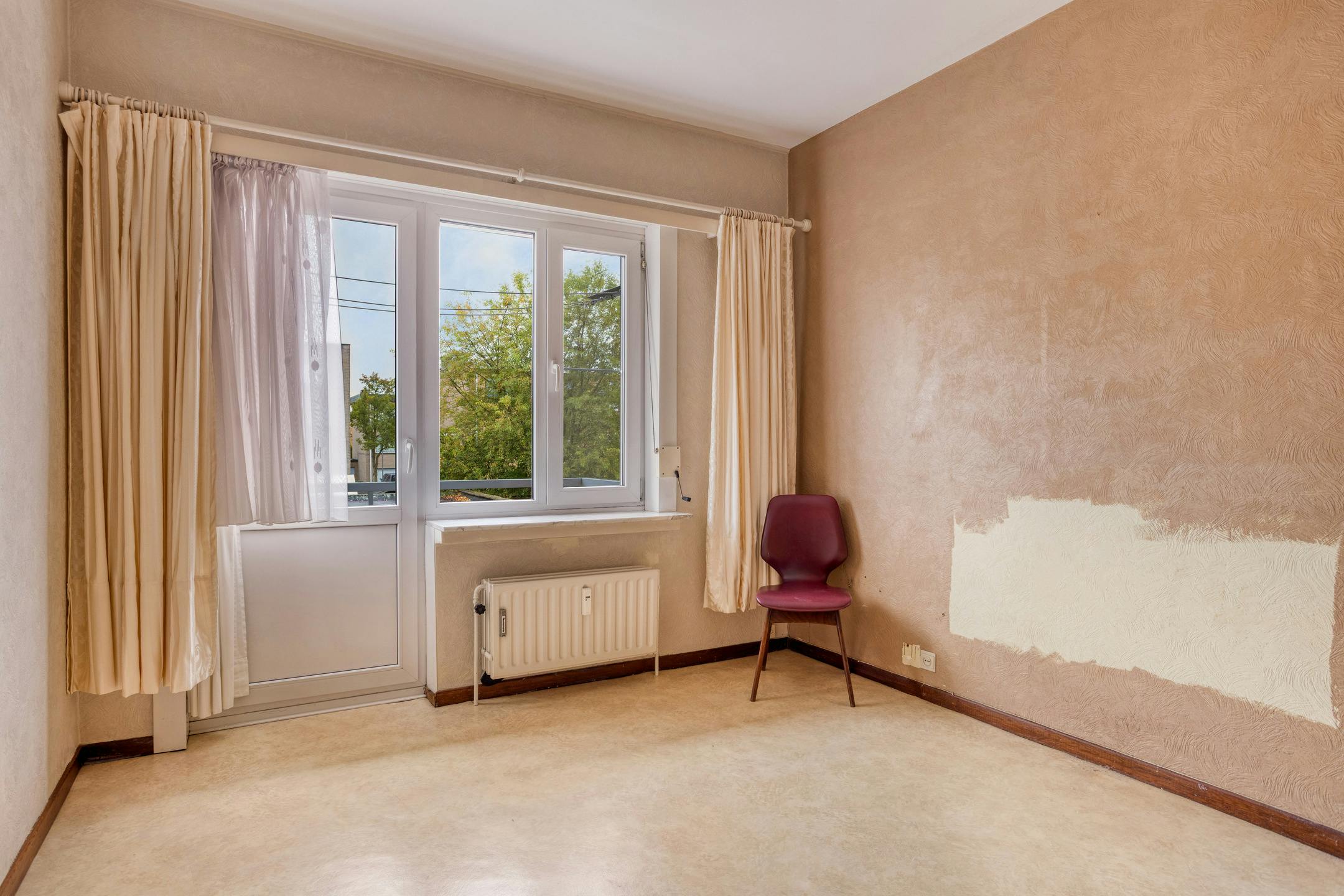Appartement met 2  a 3slaapkamers en garage te koop in Hoevenen! foto 12