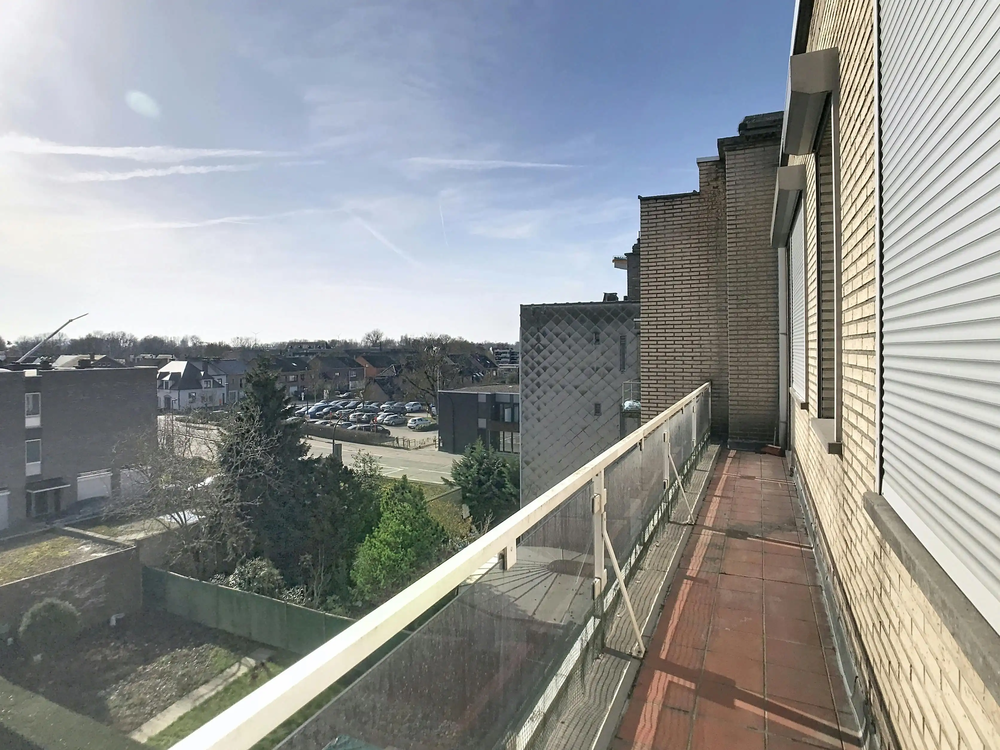 Lichtrijk en centraal gelegen ruim appartement met garage foto 19