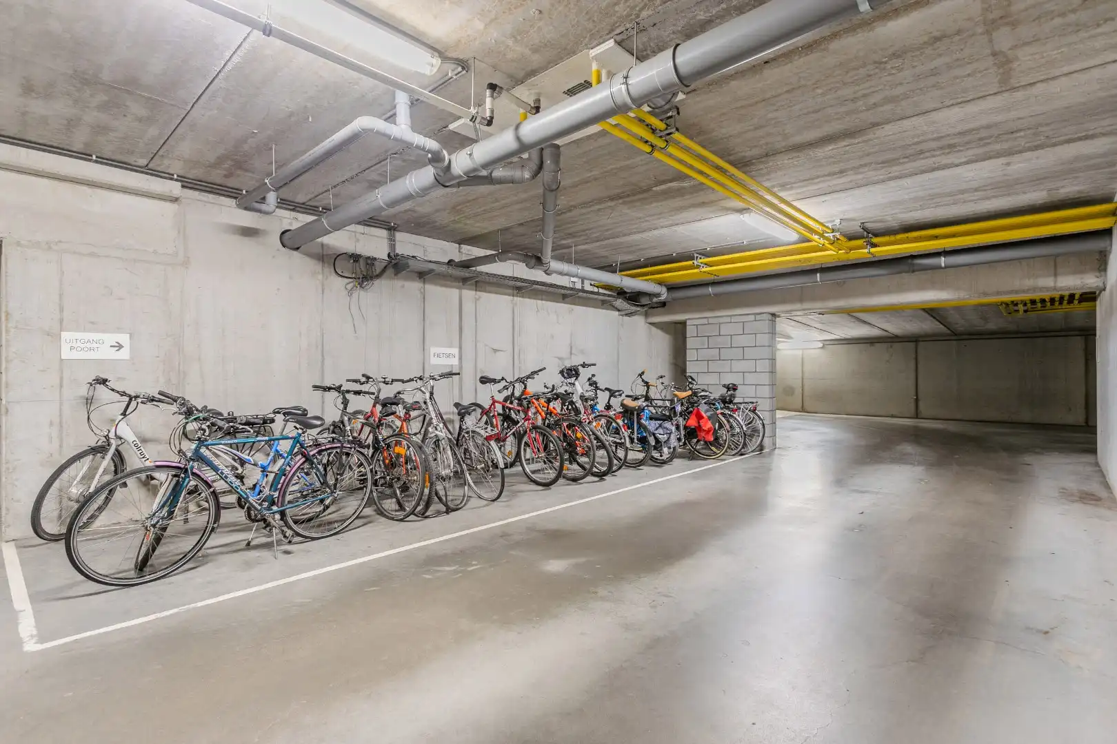 Energiezuinig glv-appartement (70m²) met tuin, berging en autostpl. te Halle foto 17