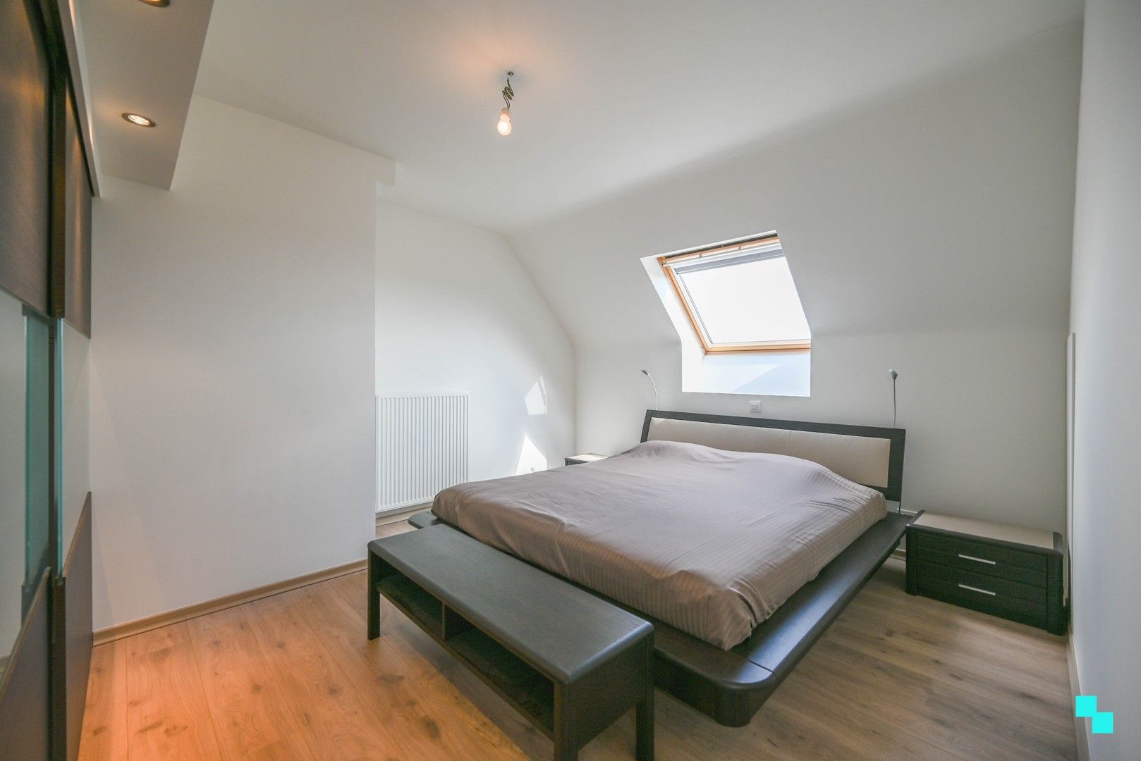 Uiterst kwalitatief tweeslaapkamerappartement met garagebox foto 21