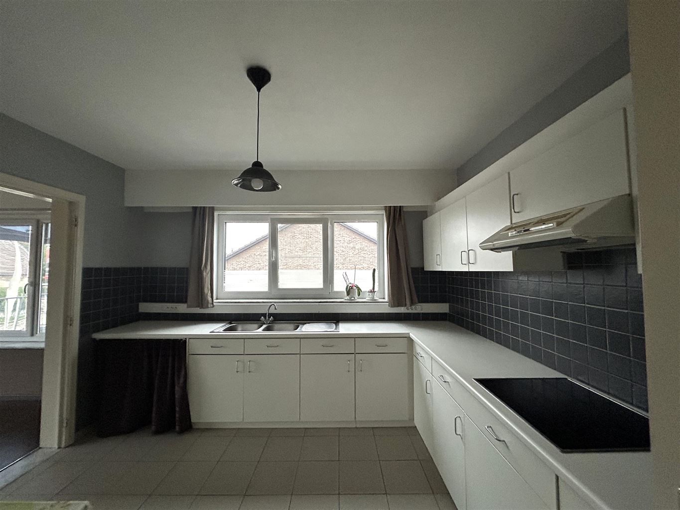 Ruim appartement met 3 slaapkamers en garagebox, gelegen in een rustige, kindvriendelijke omgeving. foto 2