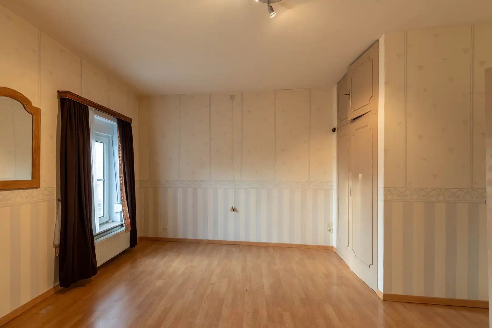 Op te frissen rijwoning in het centrum foto 24