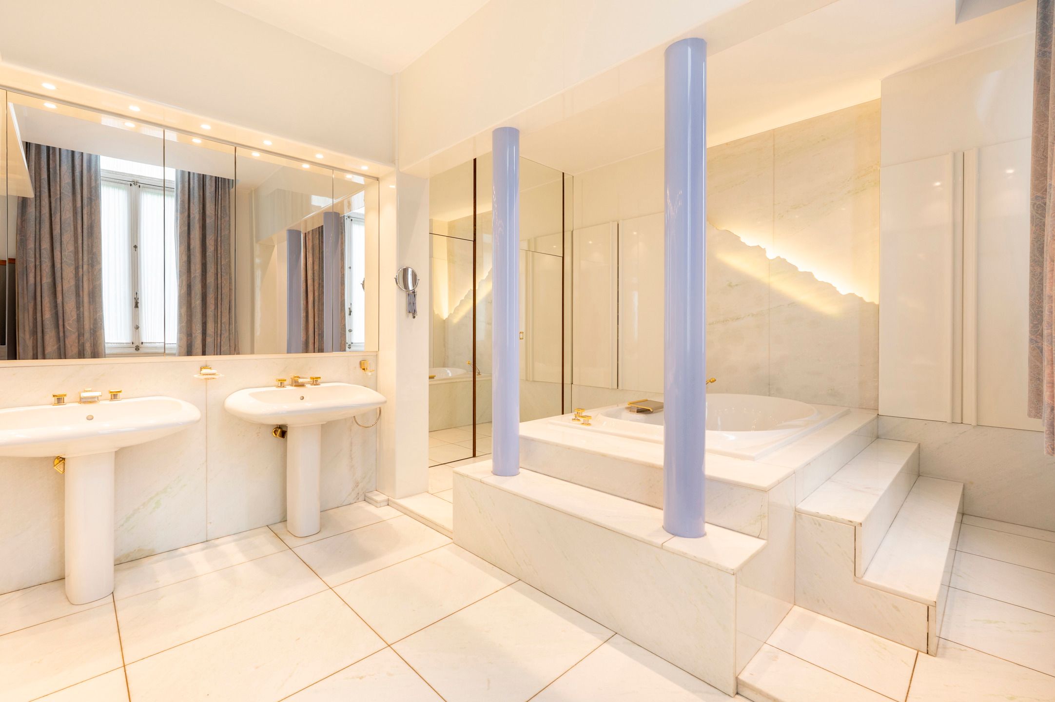 ANTWERPEN - Authentieke meesterwoning met vier garages foto 11