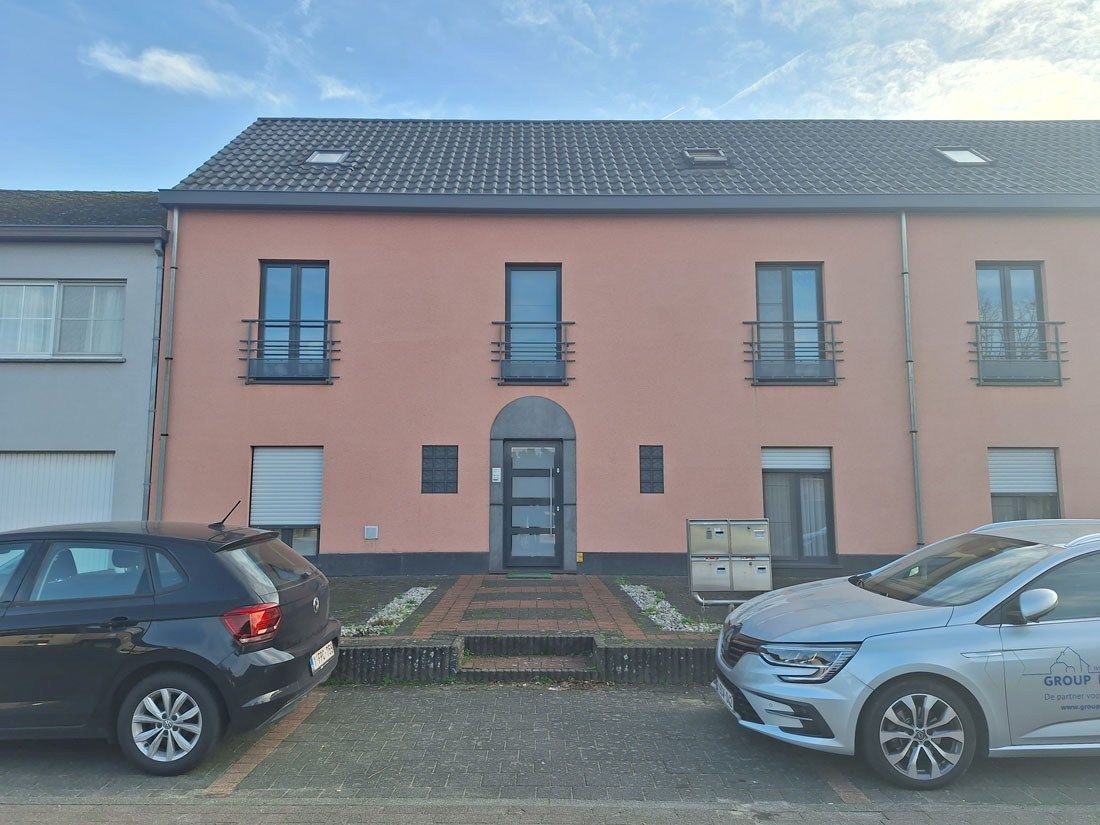 Knappe duplex te Stal(Koersel) foto {{pictureIndex}}