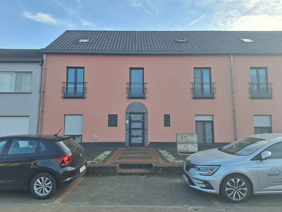 Knappe duplex te Stal(Koersel) foto {{pictureIndex}}