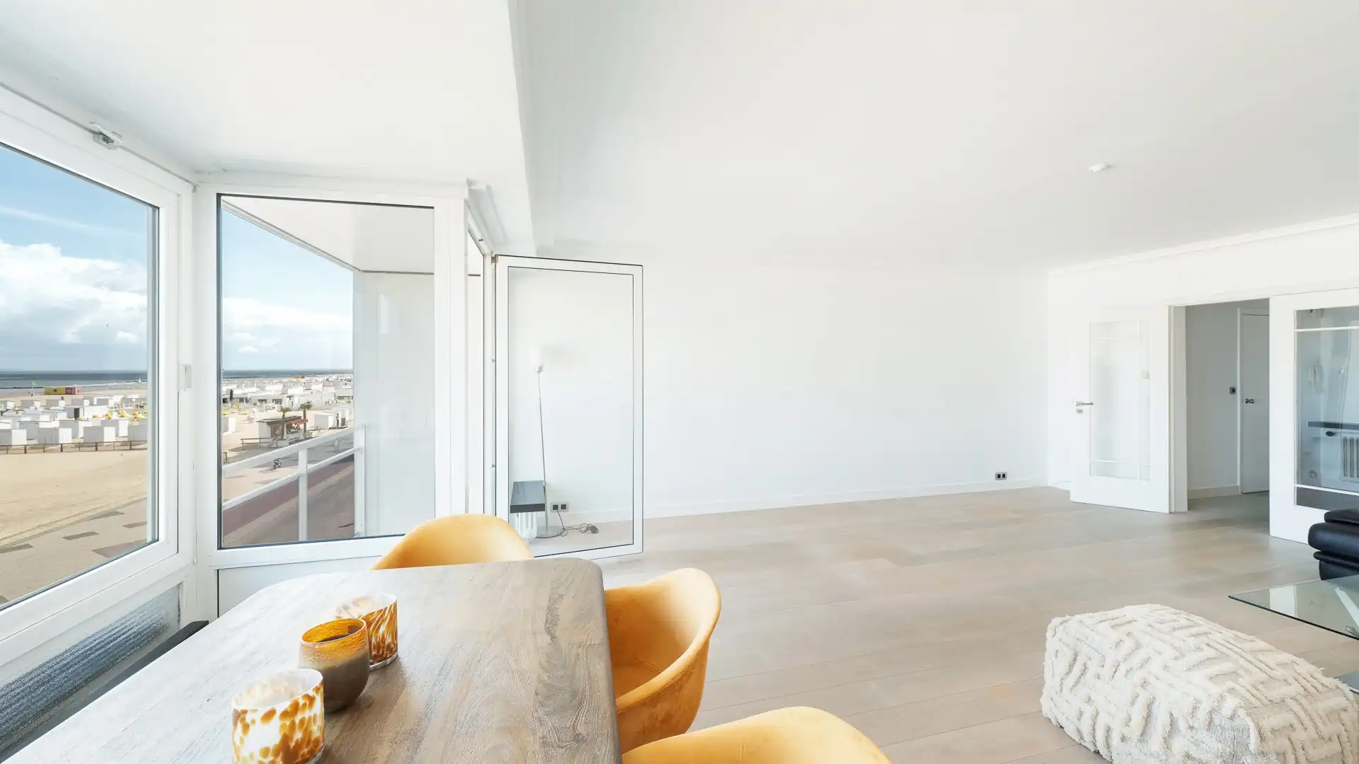Ruim appartement met prachtig frontaal zeezicht, ideaal gelegen in het Zoute. foto 7