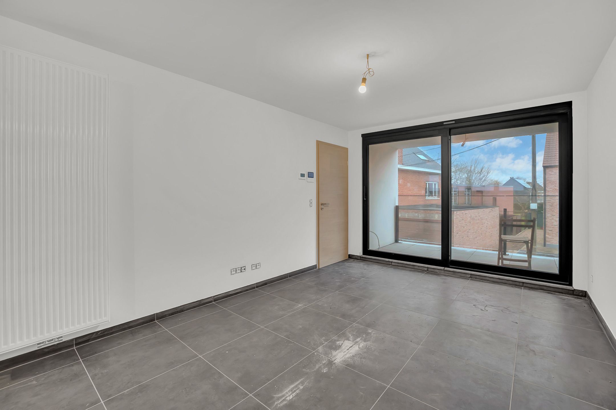 Nieuwbouwwoning met 3 slpkmr en ruime tuin op goede locatie! foto 4