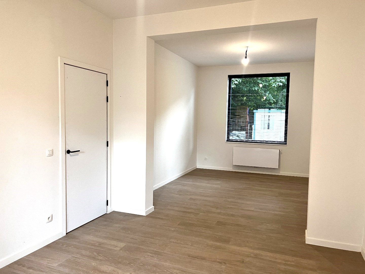 Volledig vernieuwde karaktervolle woning op top locatie ! foto 4