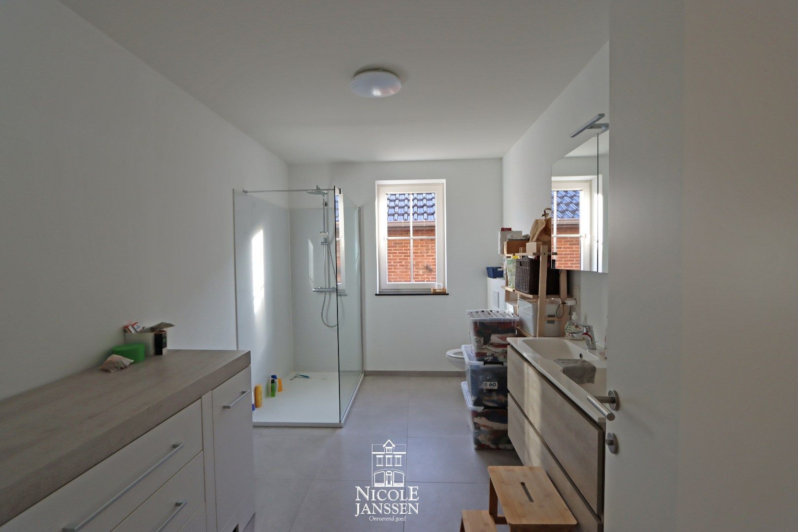 Nieuwbouwwoning met drie slaapkamers, tuintje en carport op een aangename en rustige locatie in Kessenich foto 13