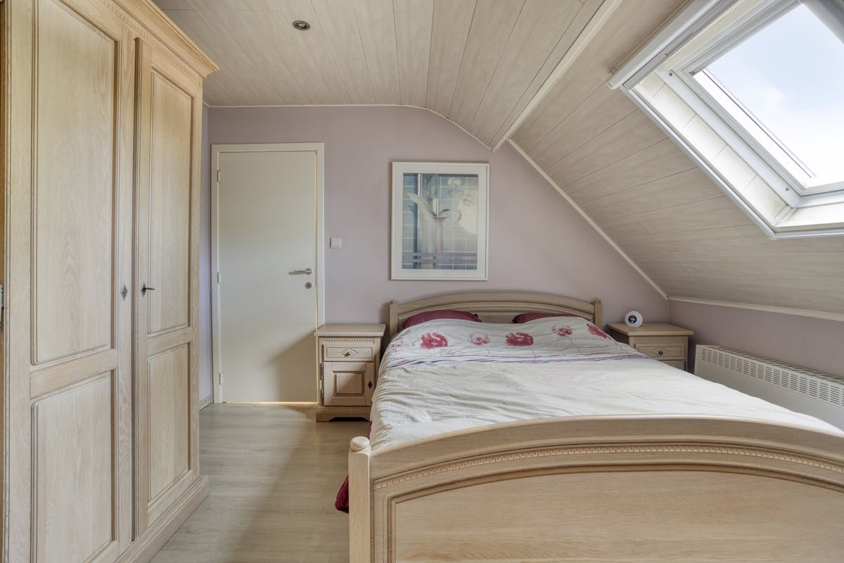huis te koop in centrum Turnhout met wegenis achteraan  foto 17