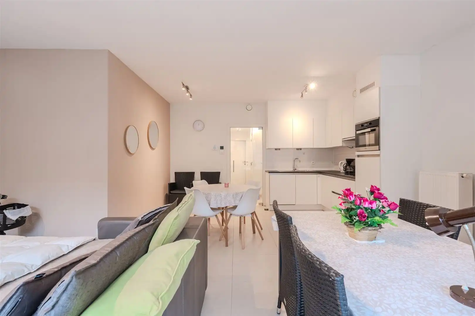 1 slaapkamer appartement in recent gebouw foto 10