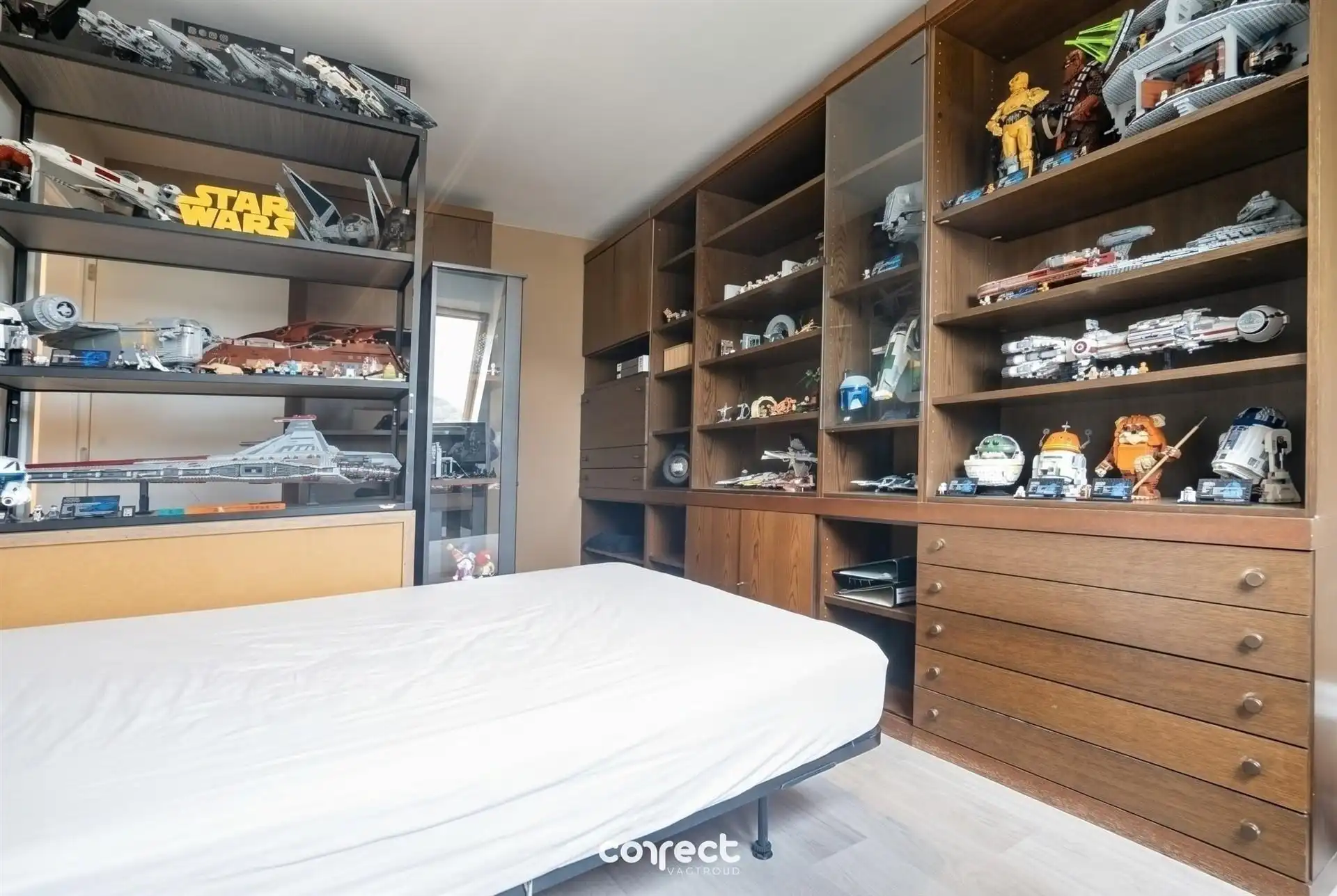 Recente woning met garage en 3 slaapkamers. foto 8
