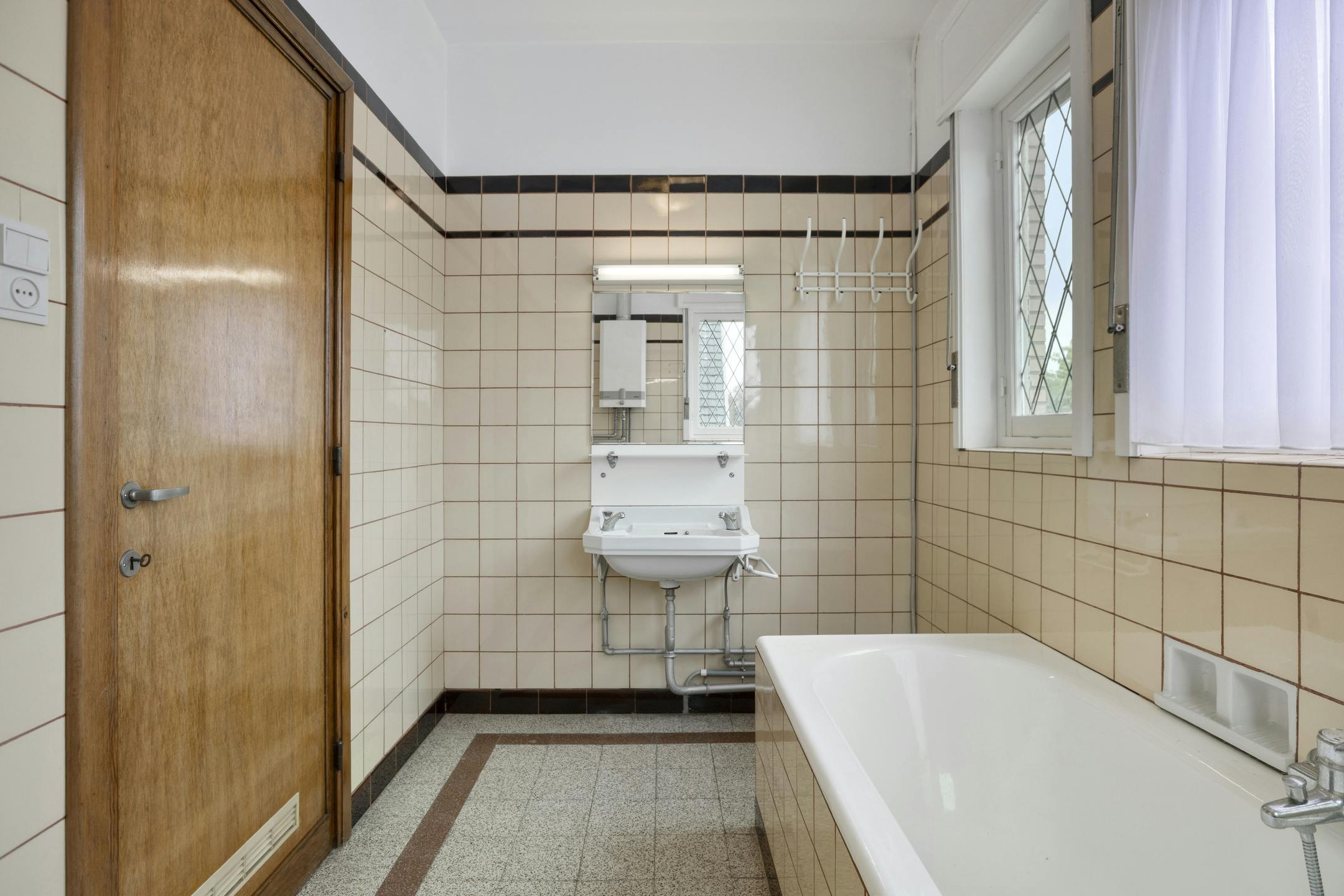 Ruime woning met tuin en garage op 1.845m² te Alveringem. foto 25