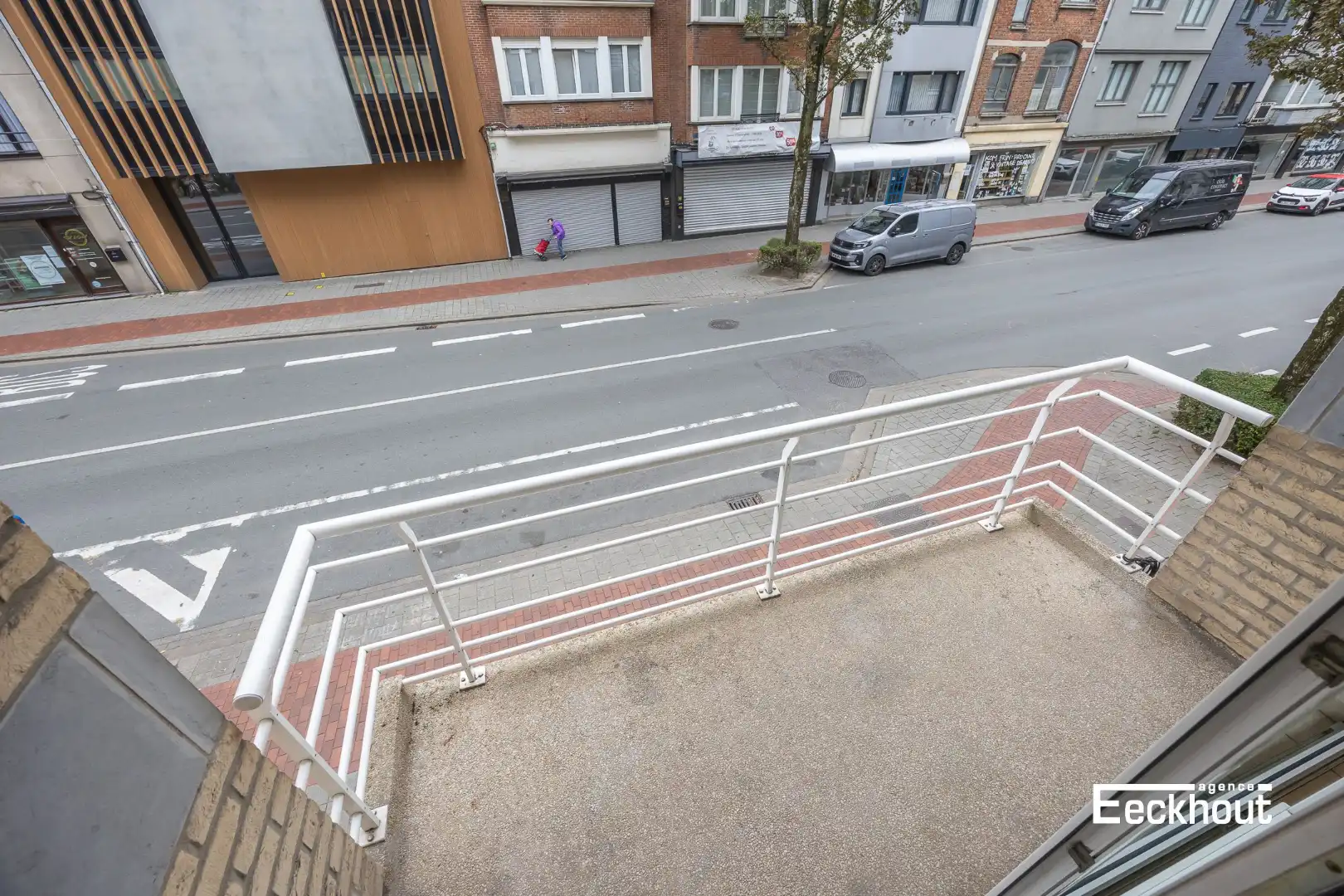 Instapklaar 2 slaapkamer appartement met terras in Oostende foto 17