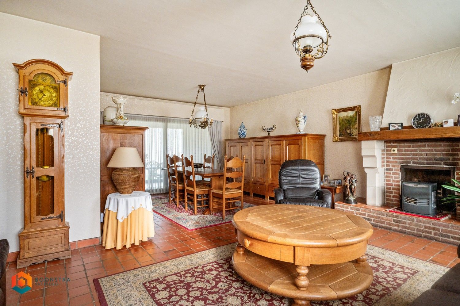 Te renoveren woning met 4 slpkrs en magazijn van 360m² op ruim perceel van 5730m² foto 12