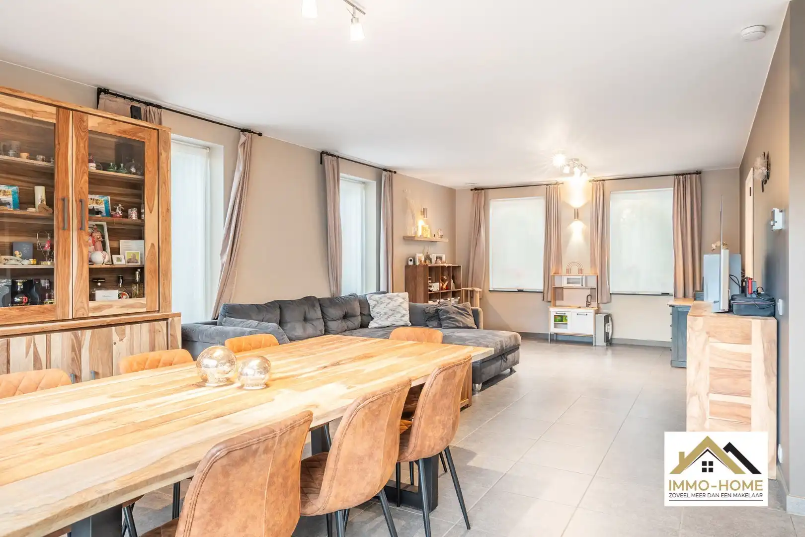 Recente knappe halfopen bebouwing op rustige ligging te Berlare foto 2