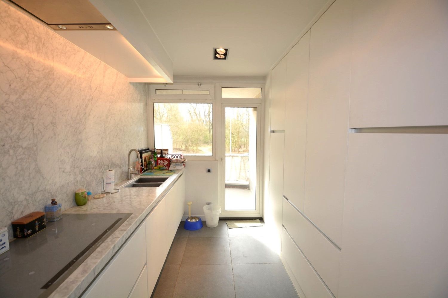 GERENOVEERD APPARTEMENT MET 2 SLK EN GARAGE! foto 6