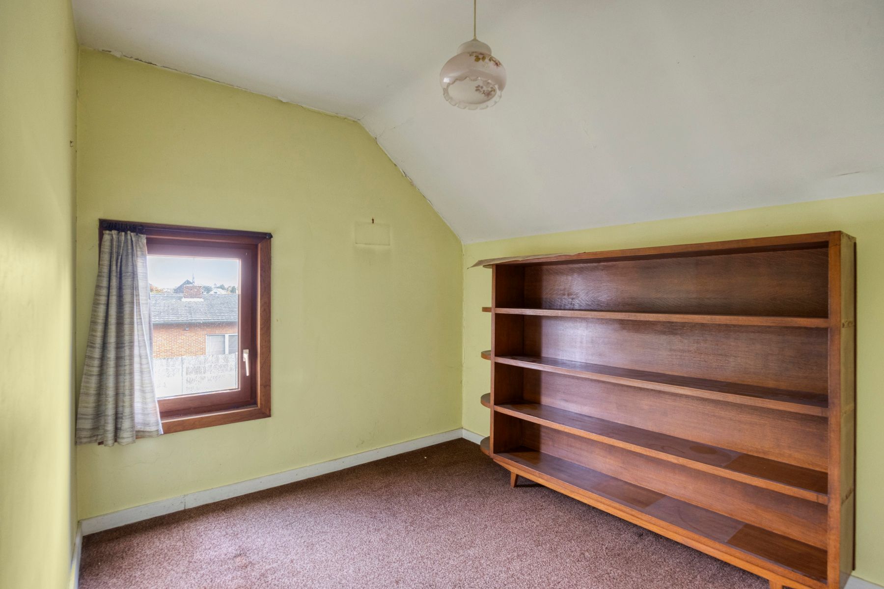 Karaktervolle te renoveren woning op perceel van 37a20ca! foto 21