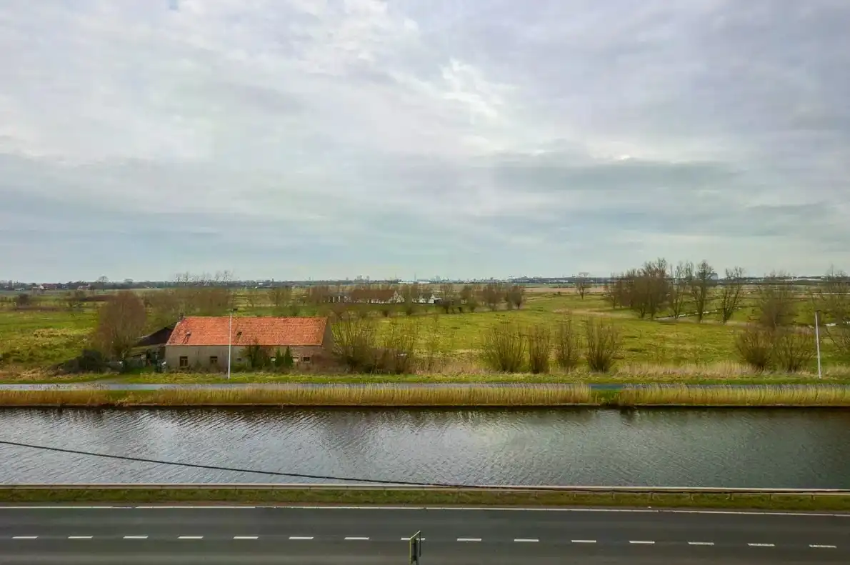 Nieuwbouwappartement met twee slaapkamers gelegen aan het kanaal te Oudenburg foto 5