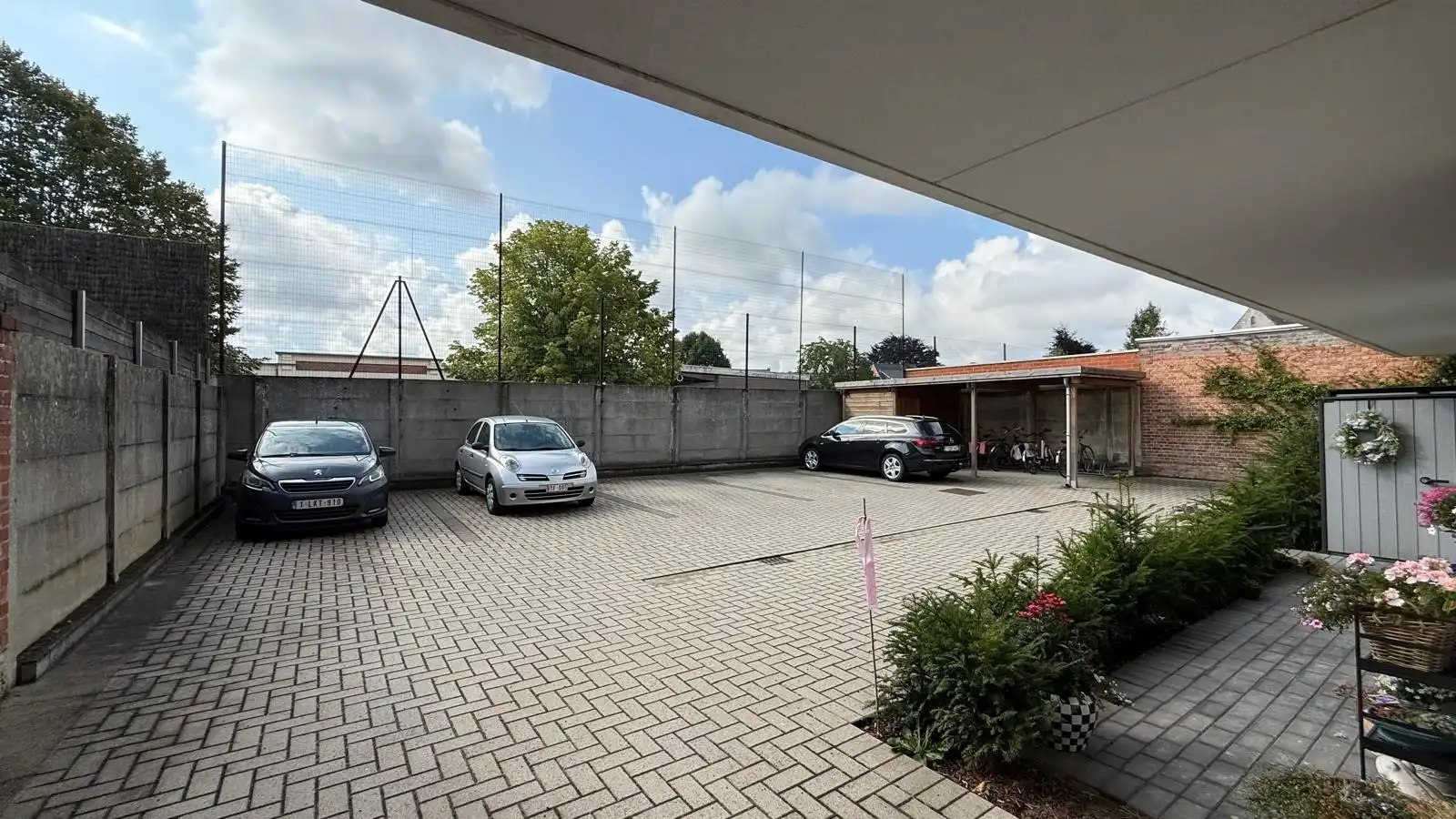 Recent 2 slaapkamer-appartement TE KOOP op ’t Gaverke in Waregem! foto 11