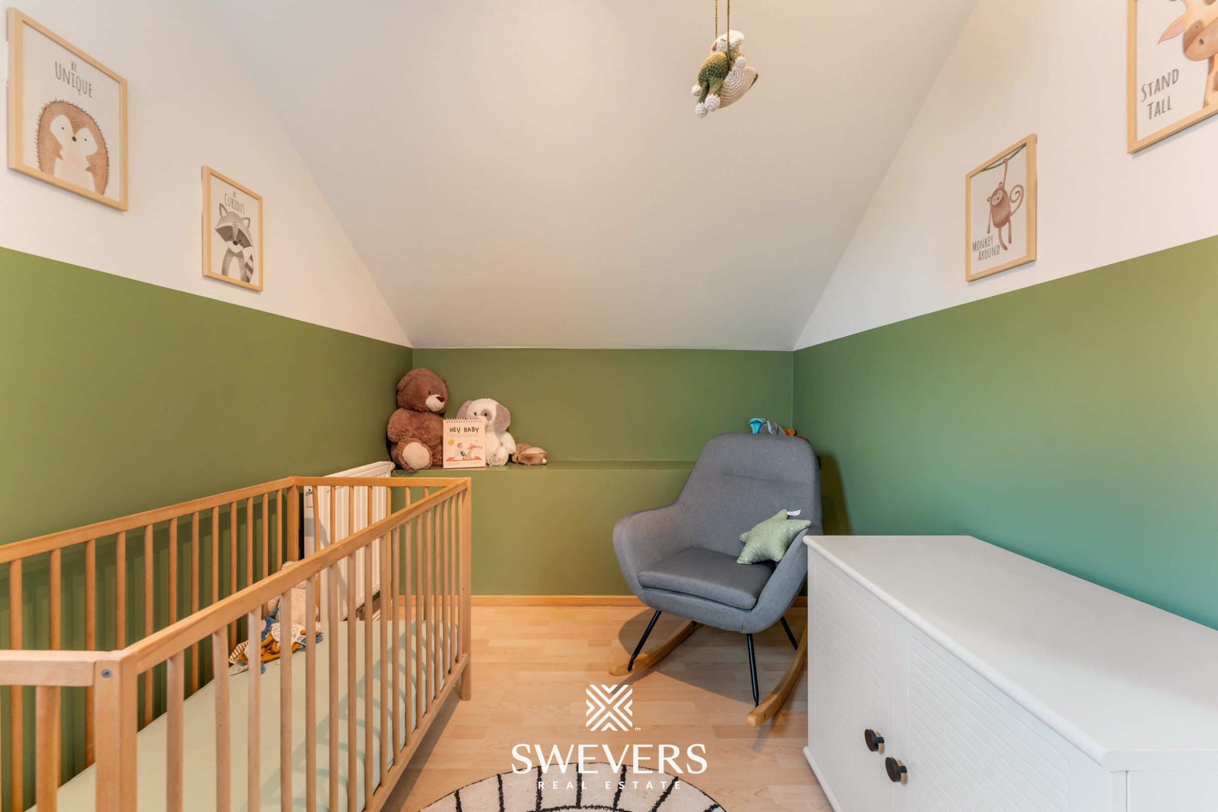 Knusse, hedendaagse gezinswoning met warme indeling en grote, zonnige tuin foto 21