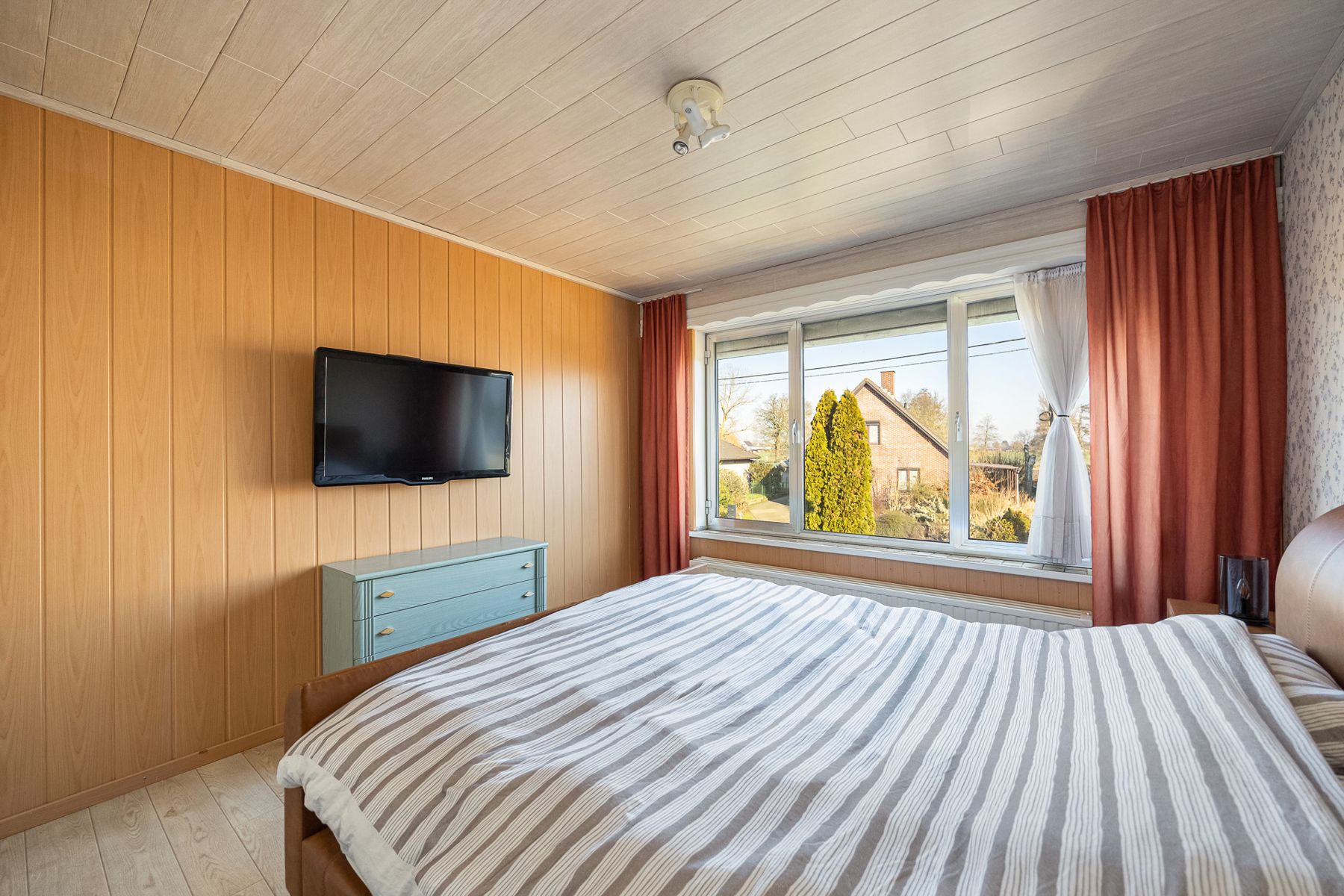 Rustig gelegen woning met 3 slaapkamers en garage. foto 19