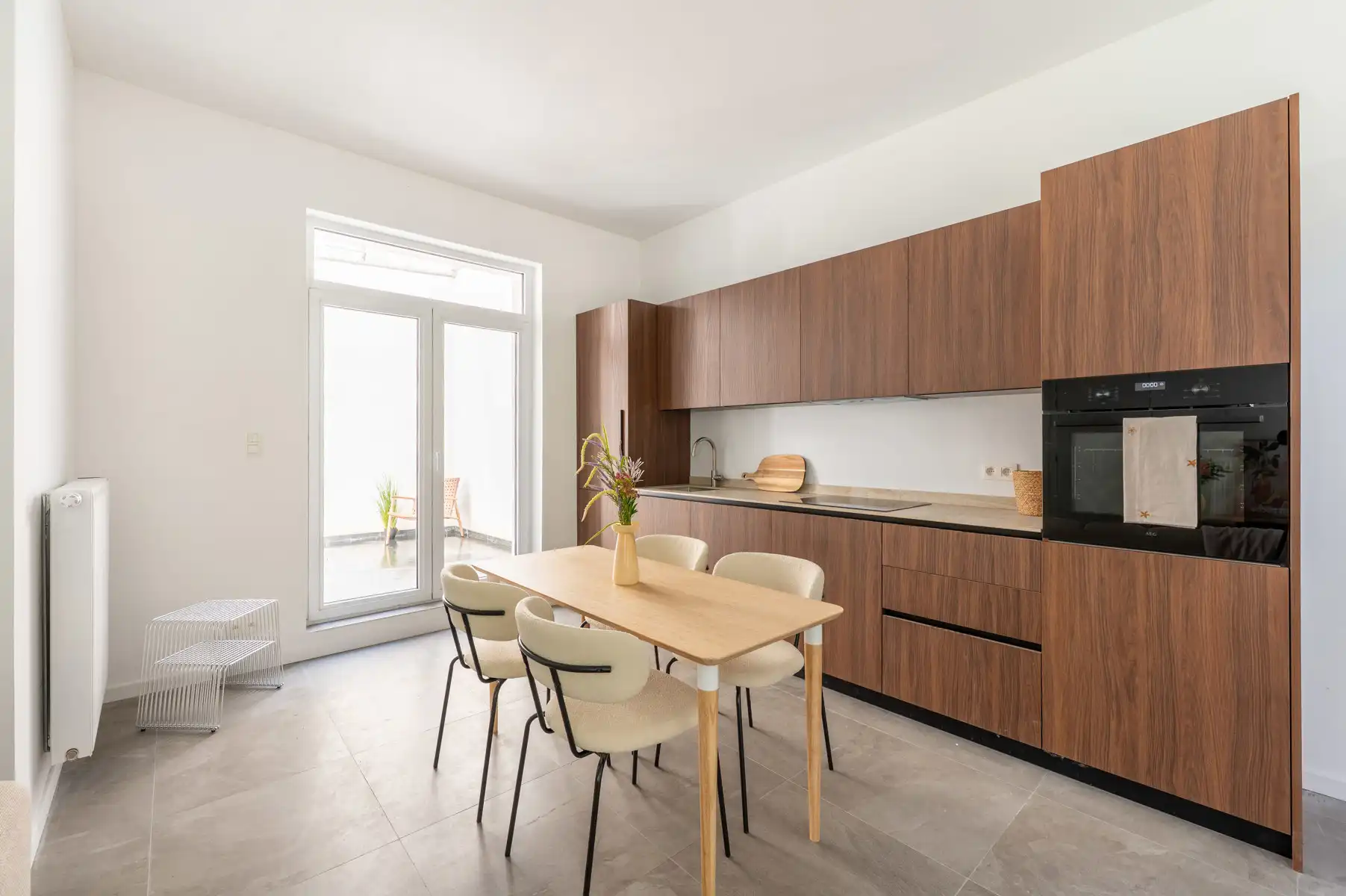 Lichtrijk gelijkvloers appartement op de Sint-Andriesplaats foto 5