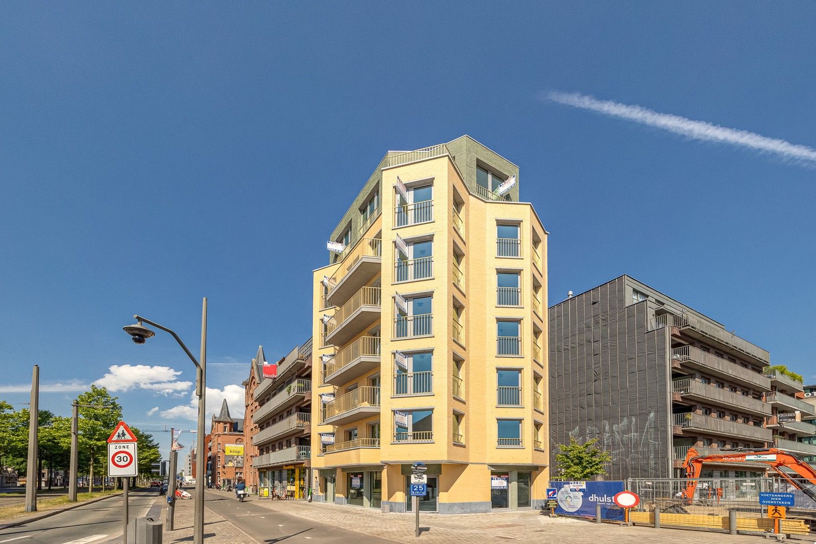 APPARTEMENT MET TERRAS foto {{pictureIndex}}