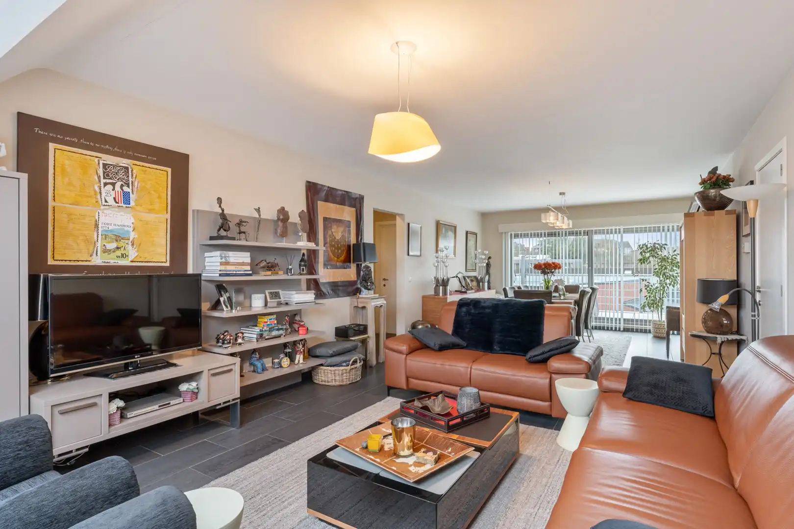 Appartement met 3 of 4 slaapkamers nabij het centrum. foto 2