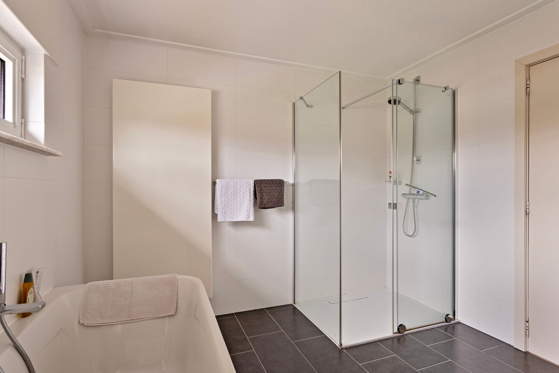 Prachtig landelijk gelegen woning met 3 slaapkamers.  foto 22