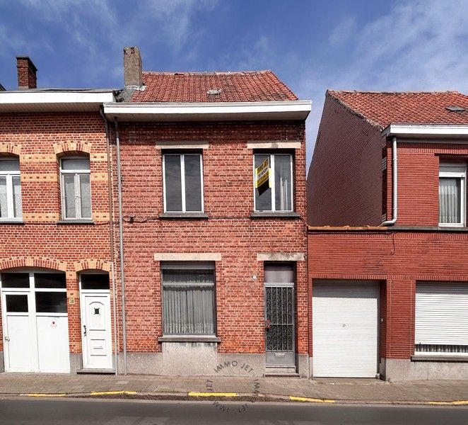 Hoofdfoto van de publicatie: Te renoveren woning nabij centrum