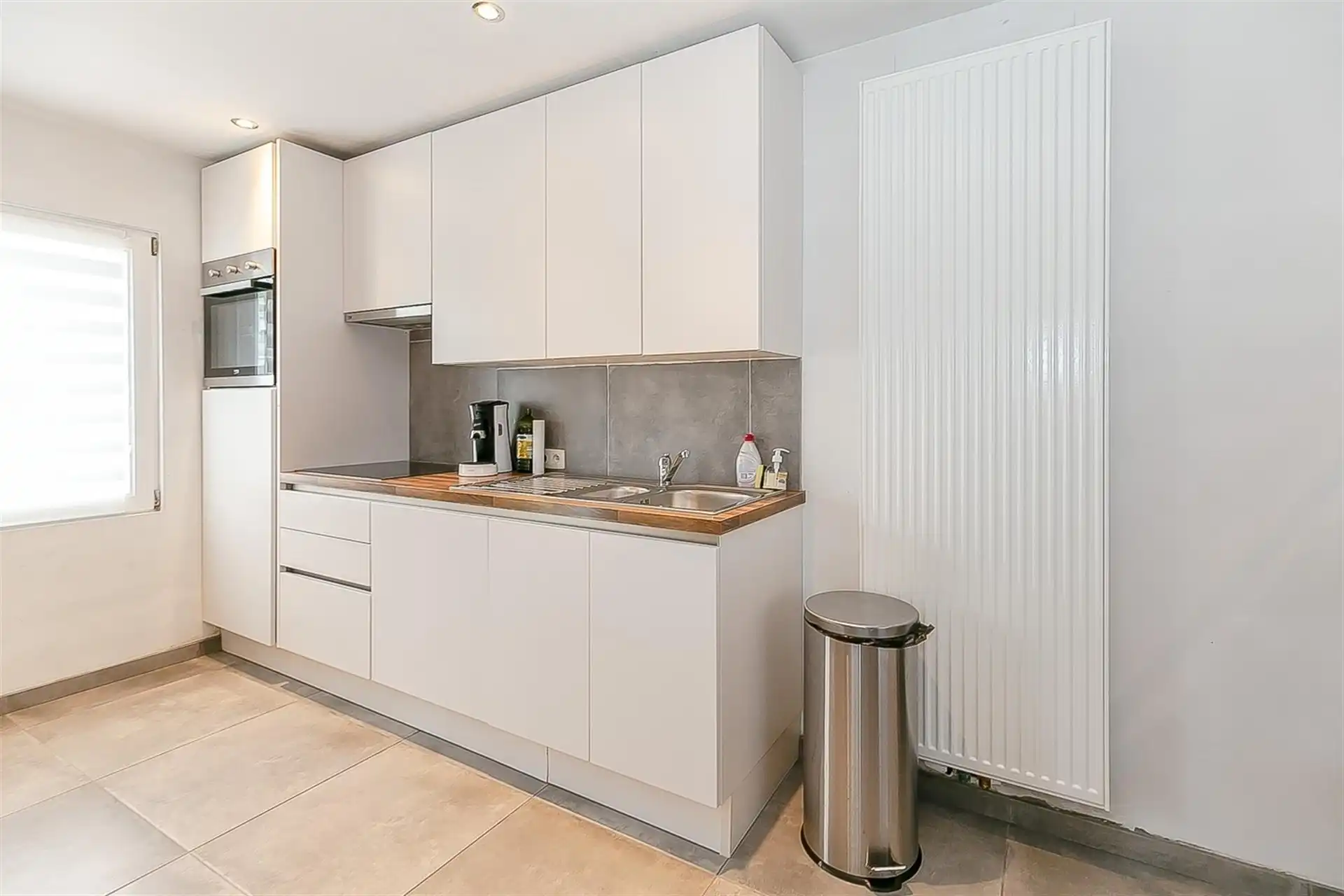 Volledig gerenoveerde en gezellige starterswoning. foto 3