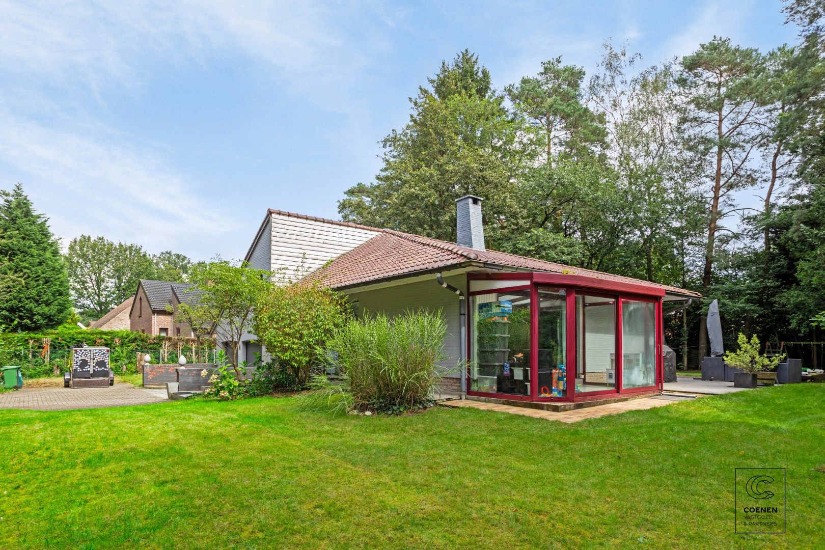 Instapklare woning met 4 slpks, een bew opp van 247 m² en zonnige tuin op een TOPligging te Zoersel. foto 30