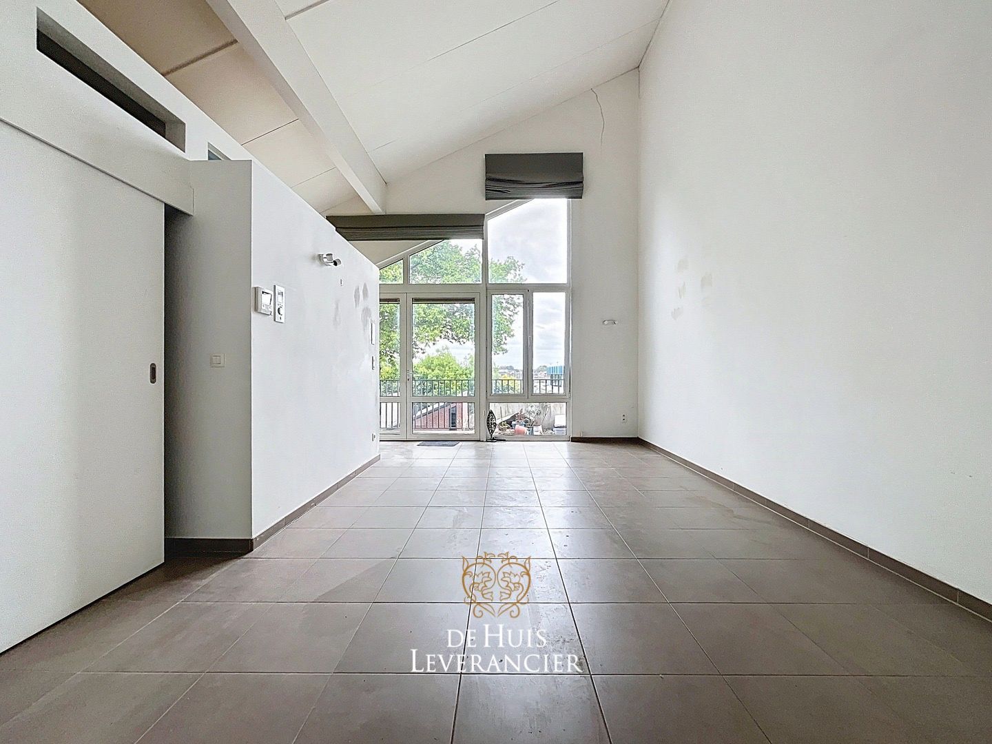 Luxueuze serviceflat met 1 slk en ruim terras foto 7