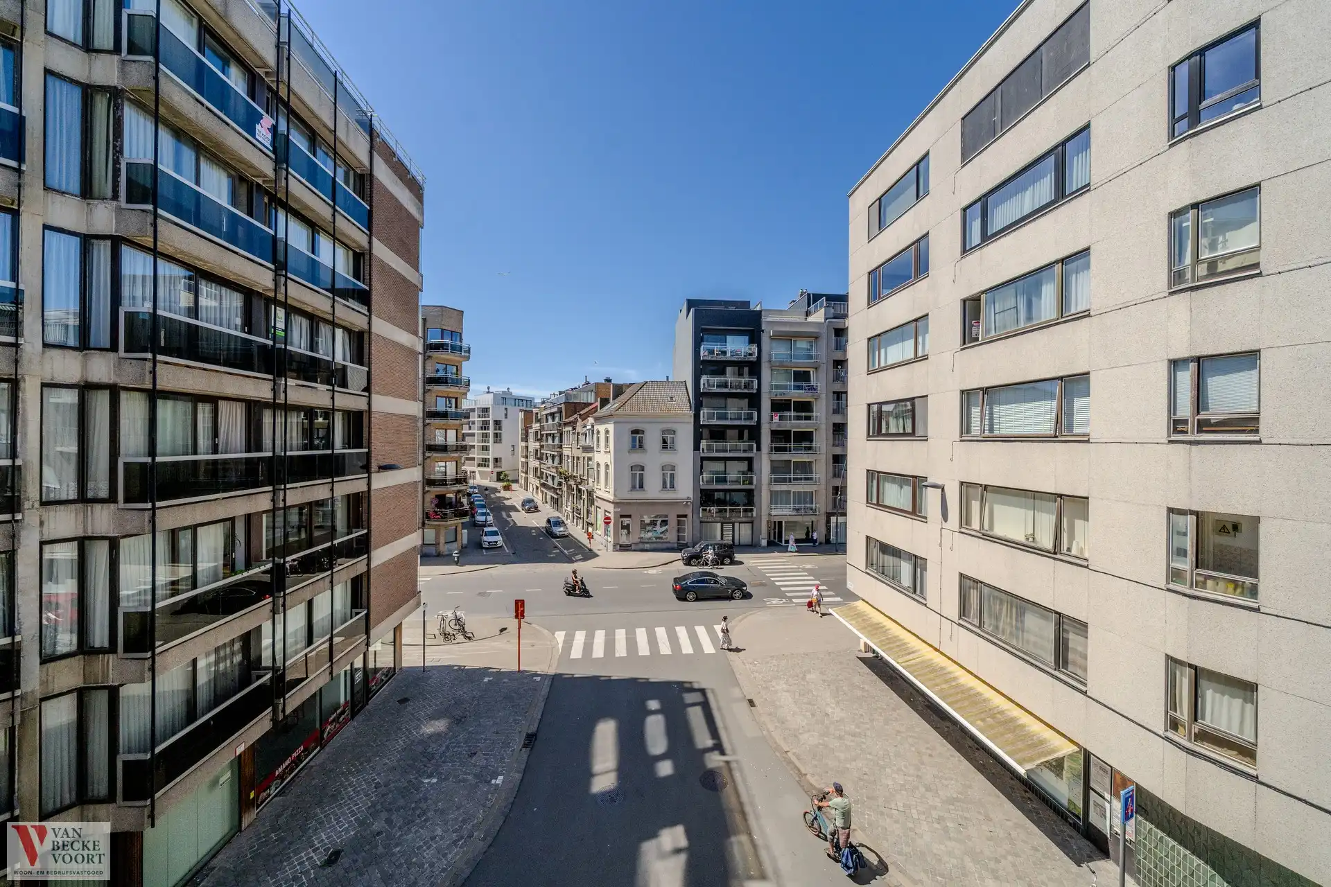 Lichtrijk 2-slaapkamerappartement met stadszicht foto 5