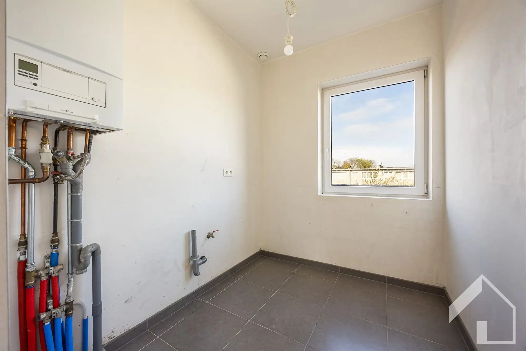 Ruime woning op een rustige locatie! foto 26